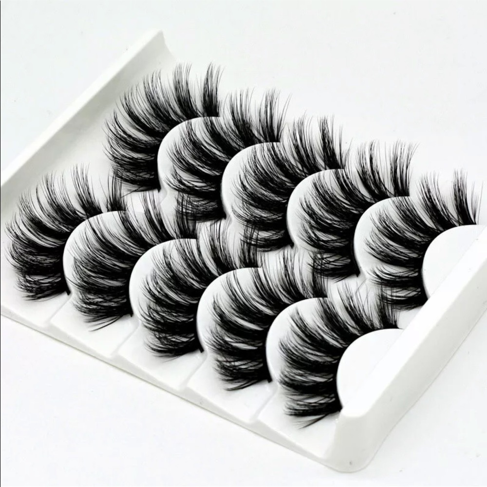 💯💯Mink 3D Lashes 💯💯 - Picture 3 of 3